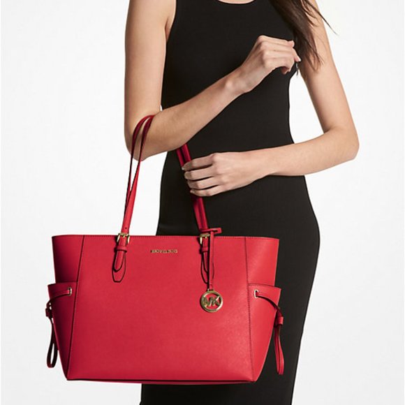 New Michael Kors Gilly Large Drawstring Travel Tote Saffiano Leather Bright Red - Picture 3 of 3
